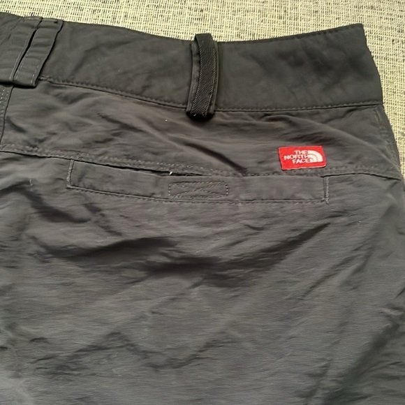 The Northface Women’s Convertible Paramount Cargo Trail Pants / Shorts size 8 - Picture 8 of 11